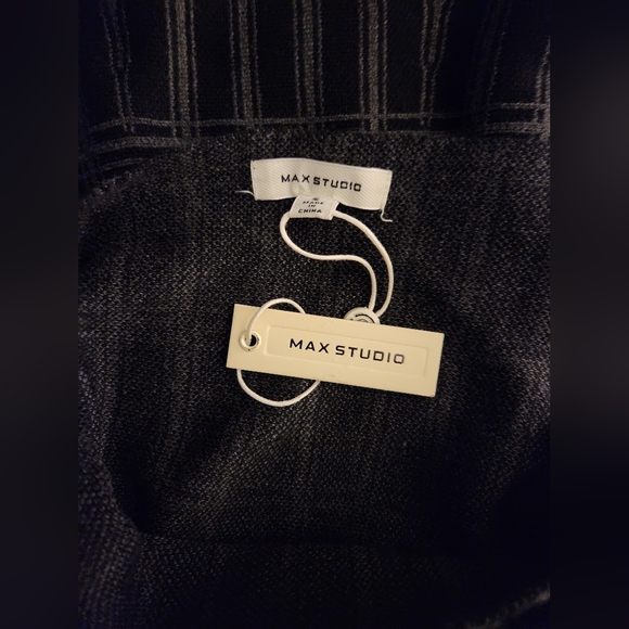 Max Studio High Waisted Skirt - Picture 6 of 8